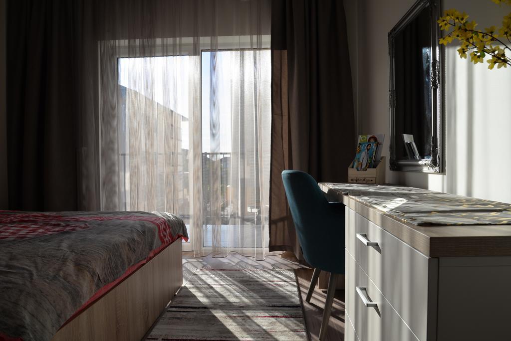 Apartment Cristian 2 ทิมิชัวรา ภายนอก รูปภาพ